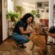 Segundo a psicologia, quem chama o cachorro ou gato de “filho” pode não estar exagerando no carinho, mas expressando um vínculo marcado por cuidado, rotina, proteção e forte apego emocional