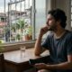 Segundo a psicologia, quem se torna mais fechado depois de uma grande decepção pode não estar apenas distante, mas tentando recuperar segurança emocional antes de voltar a confiar