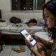 De acordo com especialistas em psicologia, desejar o mal dos outros pode funcionar como uma defesa emocional quando a pessoa sente que o sucesso alheio evidencia aquilo que falta em sua própria vida
