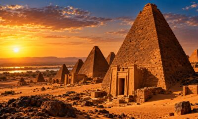 As pirâmides construídas no antigo reino de Cuxe guardam diferenças importantes em relação às do Egito e revelam uma tradição funerária que marcou a história da Núbia