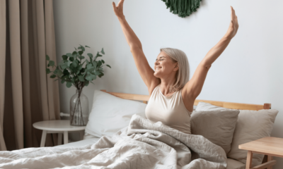 Você se levanta da cama do jeito certo? Veja como proteger a coluna