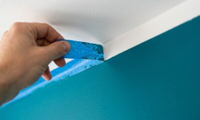 Pintor revela a técnica simples com produto de cozinha na fita crepe para fazer o recorte da parede perfeito e sem borrar o teto da casa