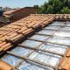 Morador coloca manta térmica aluminizada embaixo das telhas e descobre quantos graus a temperatura dentro de casa pode cair nos dias mais quentes do verão