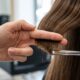 Muita gente acredita que cortar o cabelo faz ele crescer mais rápido, mas poucos sabem o que realmente muda depois do corte