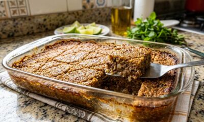 Chefs de cozinha revelam: “Para o quibe de forno ficar macio e não se transformar em uma massa seca, não coloque o trigo diretamente na carne, mas hidrate e escorra os grãos antes de misturar”