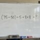 A maioria começa pela parte errada: (75 – 50) ÷ 5 + 8× 8