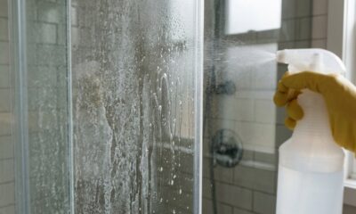 Especialistas em limpeza explicam como remover manchas de água dura do vidro sem esfregar por muito tempo e por que o vinagre branco costuma funcionar tão bem