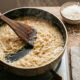 2 ingredientes e muito fácil de fazer: cocada cremosa de panela para matar a vontade do doce