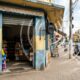 Comerciante recebe multa após colocar caixa de som na porta da loja e descobre que anúncios audíveis da rua podiam ser proibidos