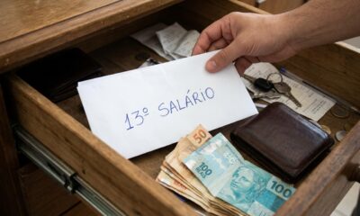 Segundo a psicologia, quem guarda o 13º em vez de gastar logo pode não estar sendo apenas econômico, mas buscando sensação de controle no fim do ano