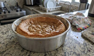 Bolo cresce bonito dentro do forno, mas afunda logo depois de sair, e um erro durante o preparo pode explicar por que a massa perdeu a estrutura