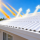 A cor do telhado pode fazer diferença no calor da casa: telhado branco reflete radiação solar e pode ajudar a manter os ambientes mais frescos durante o verão