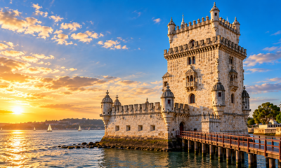 Construída no século XV, a Torre de Belém atravessou mais de 500 anos de história, enfrentou mudanças no litoral e o desgaste causado pela água salgada, recebeu trabalhos de conservação e continua às margens do rio Tejo como um dos monumentos mais conhecidos de Portugal, com uma arquitetura defensiva marcada por detalhes esculpidos em pedra