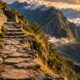 Uma antiga estrada construída pelos incas atravessava montanhas e regiões de difícil acesso, e a engenharia usada para conectar partes do império continua impressionando pesquisadores