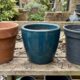 Vasos de barro, cerâmica ou plástico: o teste de porosidade que mostra qual material retém mais água e evita o apodrecimento da raiz