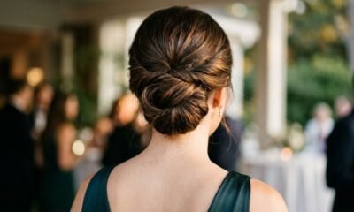 Grampos que estavam esquecidos na gaveta viram um penteado elegante para festas e ajudam a prender os cabelos sem precisar de acessórios caros