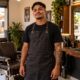 Curso curto, prática na cadeira e formalização levam jovens a abrir a própria barbearia
