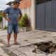 No Rio, a manutenção da calçada em frente ao imóvel é obrigação do proprietário, e a prefeitura pode notificar e autuar