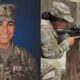 Mulher militar, nome "GOMEZ", sorrindo e atirando com fuzil em campo de treinamento