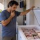 Um freezer extra fica ligado 24 horas por dia e o consumo dele aparece todo mês na conta de luz