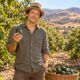 Jason Mraz comprou um pomar de abacates em 2004 e hoje comanda uma fazenda orgânica regenerativa de 17 acres