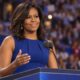Em 2016, na Convenção Democrata, Michelle Obama resumiu sua regra contra ataques: quando eles descem o nível, nós subimos