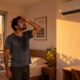 Em quarto com sol batendo na parede, o ar-condicionado de 9.000 BTUs pode não dar conta do calor da tarde