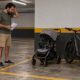 Guardar carrinho de bebê e bicicleta na vaga pode render multa se a convenção reservar a garagem para veículos