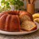 Bananas maduras demais viram um bolo úmido de liquidificador que assa em cerca de 40 minutos