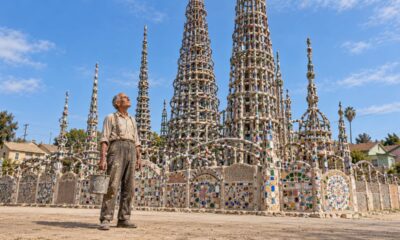 Simon Rodia dedicou 33 anos à construção das Watts Towers, cujas maiores torres beiram 30 metros