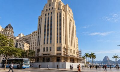 O Edifício A Noite, com 22 andares e 102 metros, passa por retrofit na Praça Mauá após anos fechado