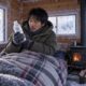 Numa noite a -12°C, só o fogão a lenha não evitou que a cabine da mini camionete congelasse