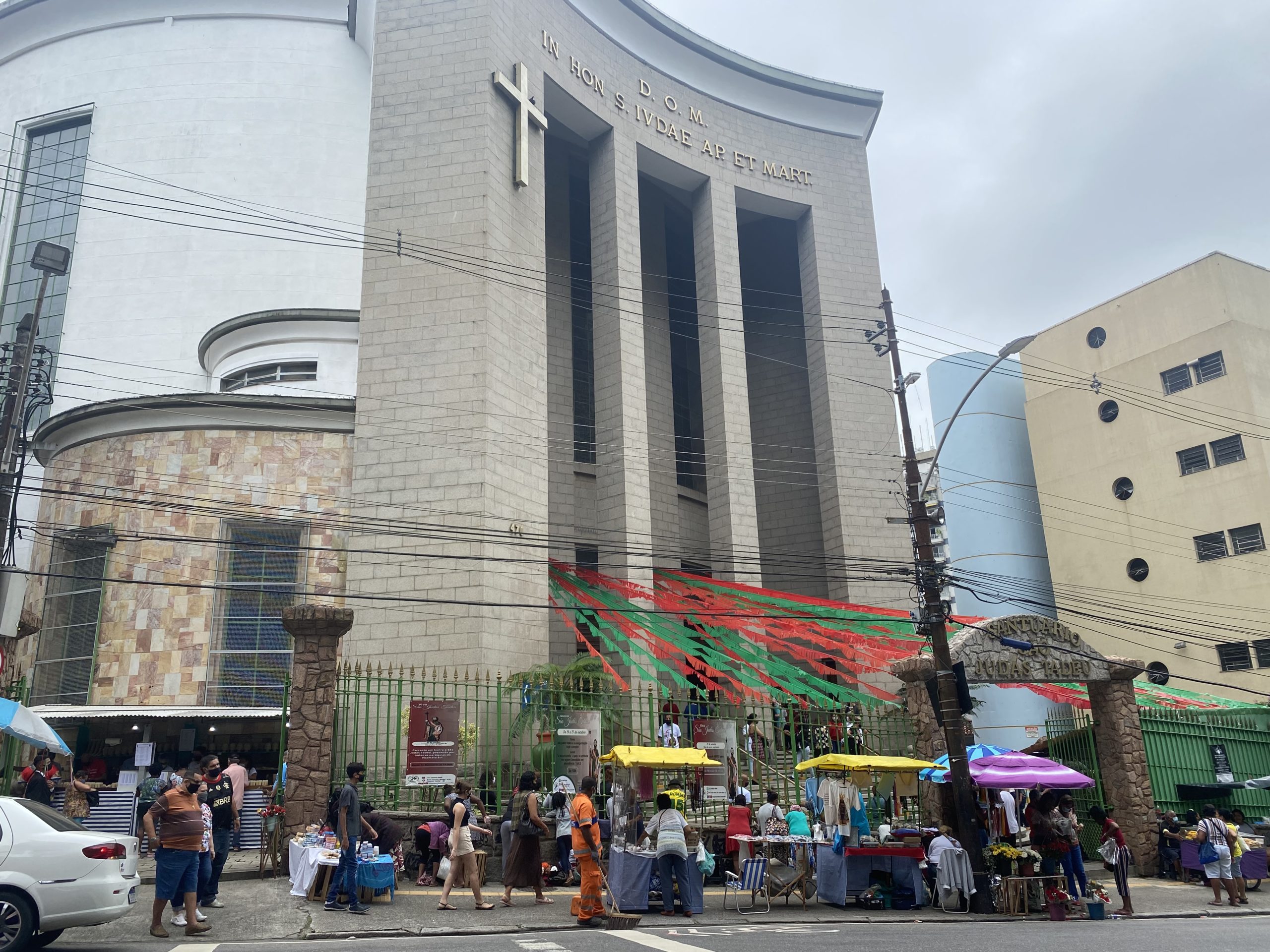 Fiéis celebram dia de São Judas Tadeu no santuário no Cosme Velho, Zona Sul do Rio