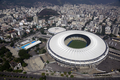 Fluminense e Flamengo jogam no Maracanã pelo título do Carioca