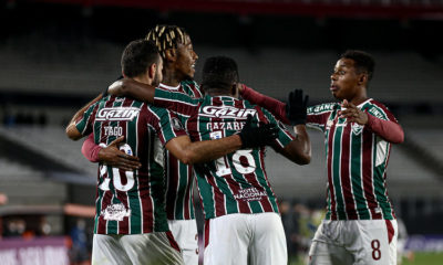 Jogadores do Fluminense comemoram gol sobre o River Plate