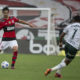 Rodrigo Caio em ação pelo Flamengo