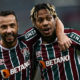 Nenê e Abel Hernández comemoram segundo gol do Fluminense sobre o Bragantino