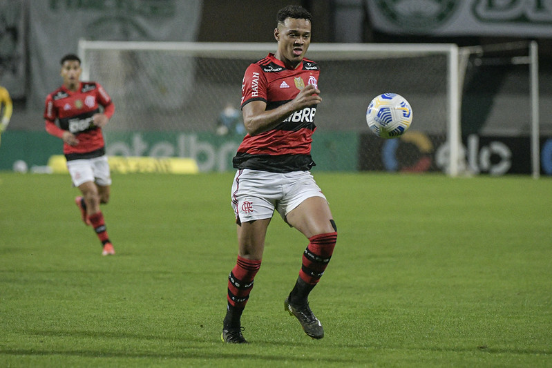 Rodrigo Muniz em ação pelo Flamengo