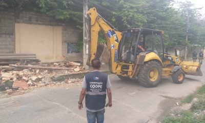 Demolição de construção irregular em Campo Grande
