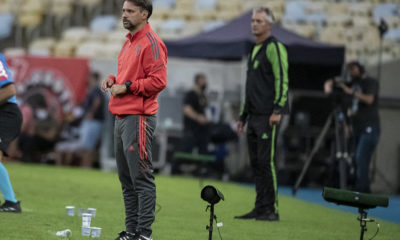 Maurício Souza acompanha ataque do Flamengo
