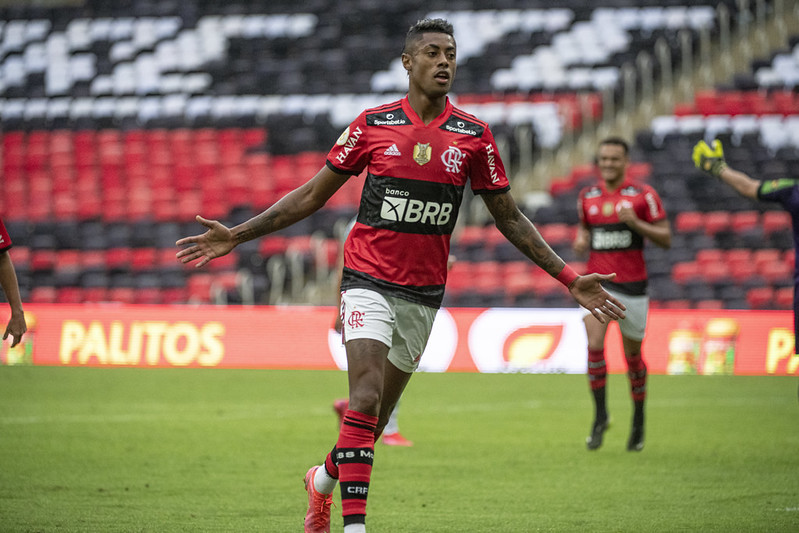 Bruno Henrique comemorando gol pelo Flamengo