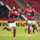 Bruno Henrique e Matheuzinho comemorando gol do Flamengo