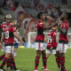 Bruno Henrique e Gerson comemorando gol do Flamengo