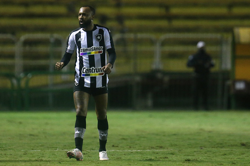 Chay comemora gol pelo Botafogo