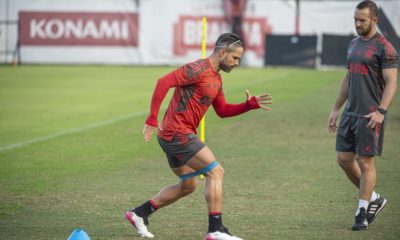 Diego Ribas já treina com bola no Flamengo e deve voltar contra o Bahia pelo Campeonato Brasileiro