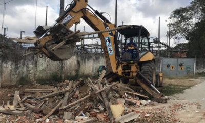 Demolição de construção irregular