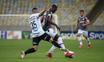 Luiz Henrique em ação pelo Fluminense no jogo contra o Grêmio pela Série A