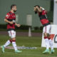 Gabigol e Everton Ribeiro comemoram gol do Flamengo