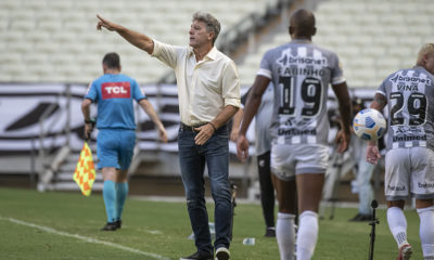 Renato Gaúcho passando orientação para o time do Flamengo