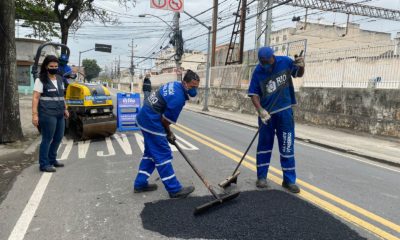 Imagem de homens trabalhando